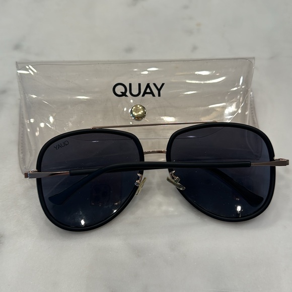 Quay black and gold aviator sunglasses with case - Picture 2 of 2